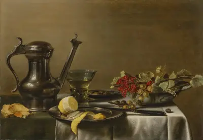 Eine geschälte Zitrone auf einem Zinnteller, ein Zinnkrug, ein Römer, Stachelbeeren und rote Johannisbeeren in einer Schale, ein Messer, auf einem teilweise drapierten Tisch von Pieter Claesz