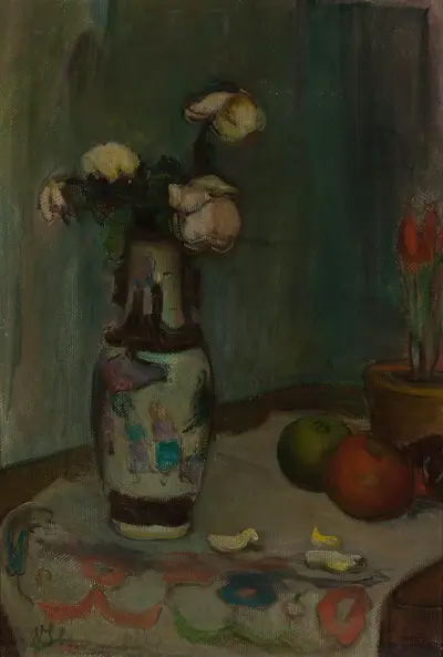 White roses in a vase av Władysław Ślewiński