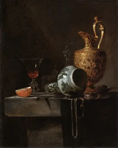 Stillleben mit Porzellanvase, vergoldetem Silberkrug und Gläsern von Willem Kalf