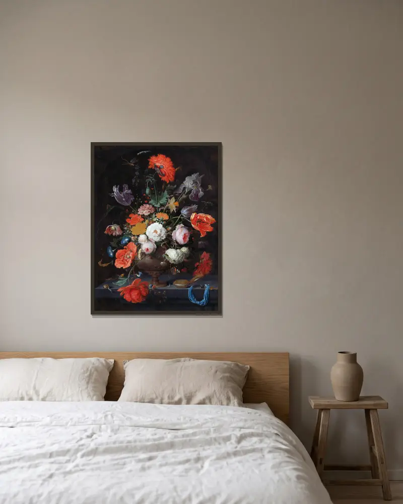 Stilleben med blommor och klocka av Abraham Mignon inramad på en vägg
