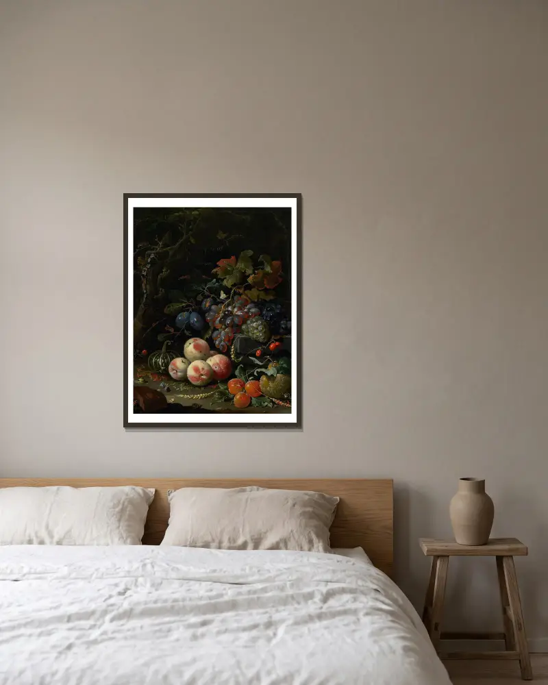 Stilleben med frukt, lövverk och insekter av Abraham Mignon inramad på en vägg