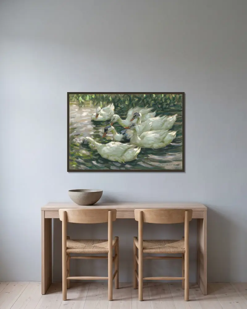 Sechs Enten unter einem Weidenbaum von Alexander Koester gerahmt an einer Wand