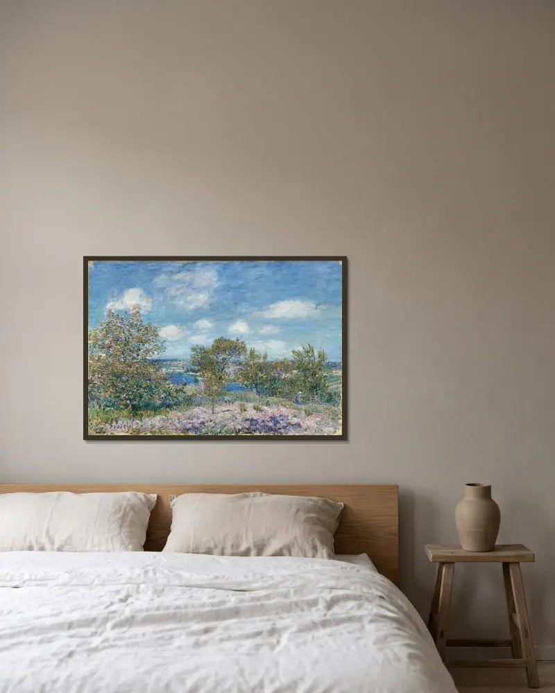 Majeftermiddag i By, nära Moret-sur-Loing av Alfred Sisley inramad på en vägg