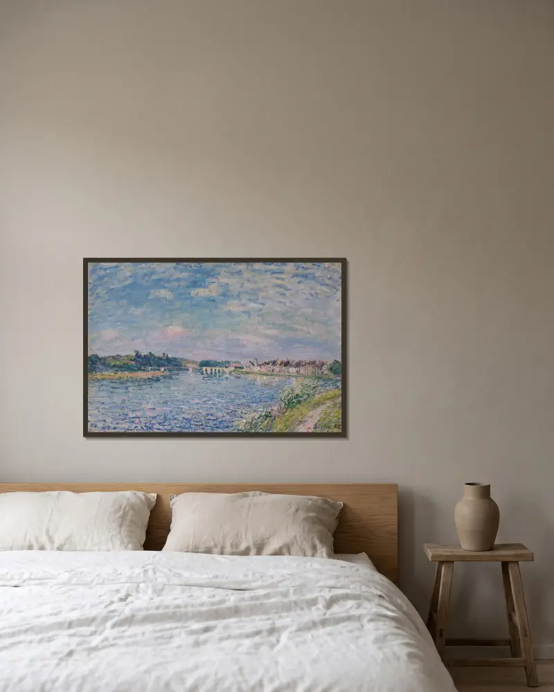 Seinen vid Saint-Mammès, kväll av Alfred Sisley inramad på en vägg