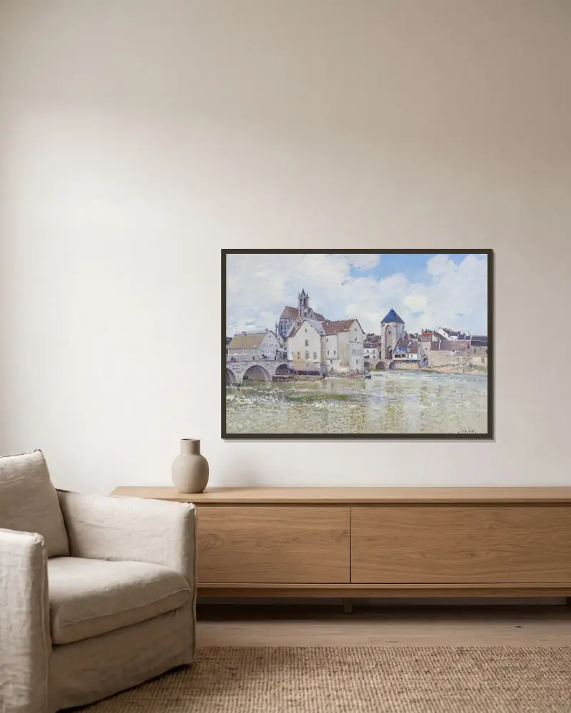 Le Pont de Moret av Alfred Sisley inramad på en vägg