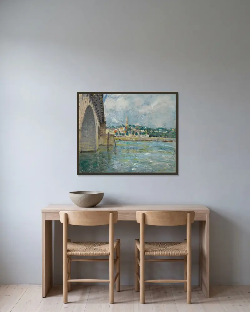 Le Pont De St. Cloud av Alfred Sisley inramad på en vägg