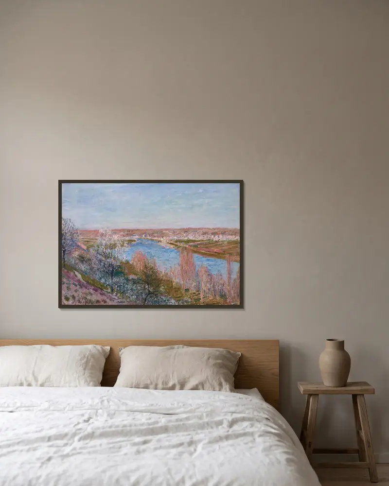 Byn Champagne vid solnedgången, april av Alfred Sisley inramad på en vägg