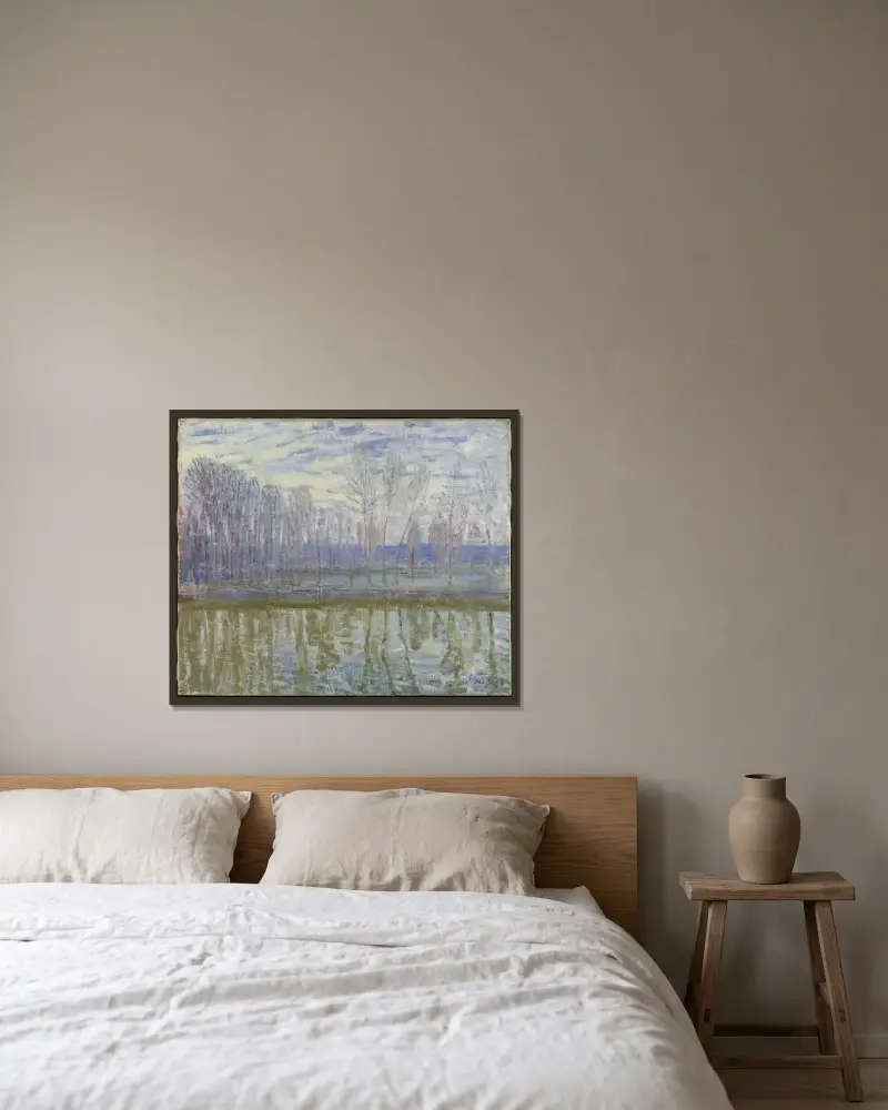 På Loings stränder av Alfred Sisley inramad på en vägg
