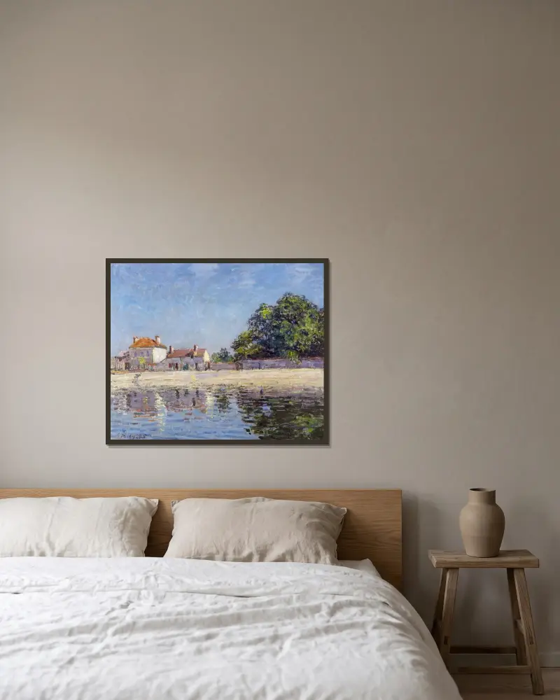 Loing vid Saint-Mammès av Alfred Sisley inramad på en vägg