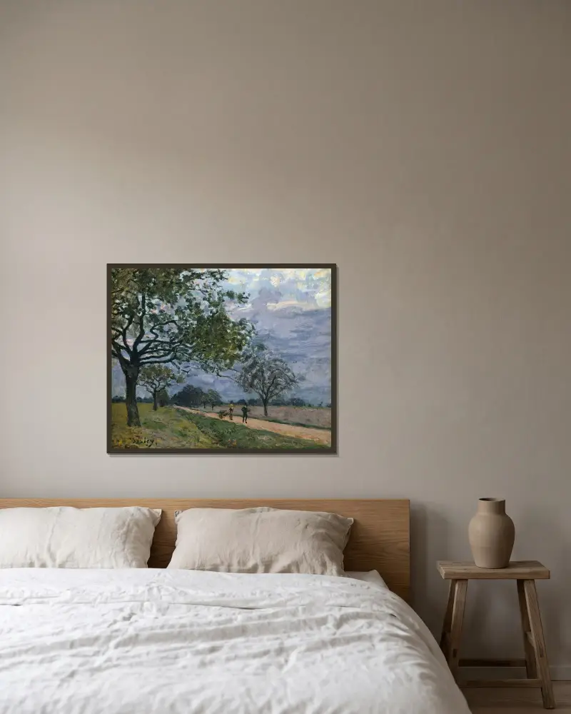 Die Straße von Versailles nach Louveciennes von Alfred Sisley gerahmt an einer Wand