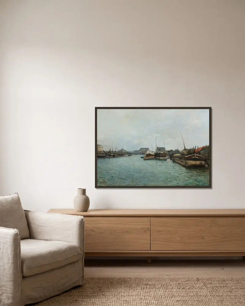 Vy över en hamn, pråmarna av Alfred Sisley inramad på en vägg