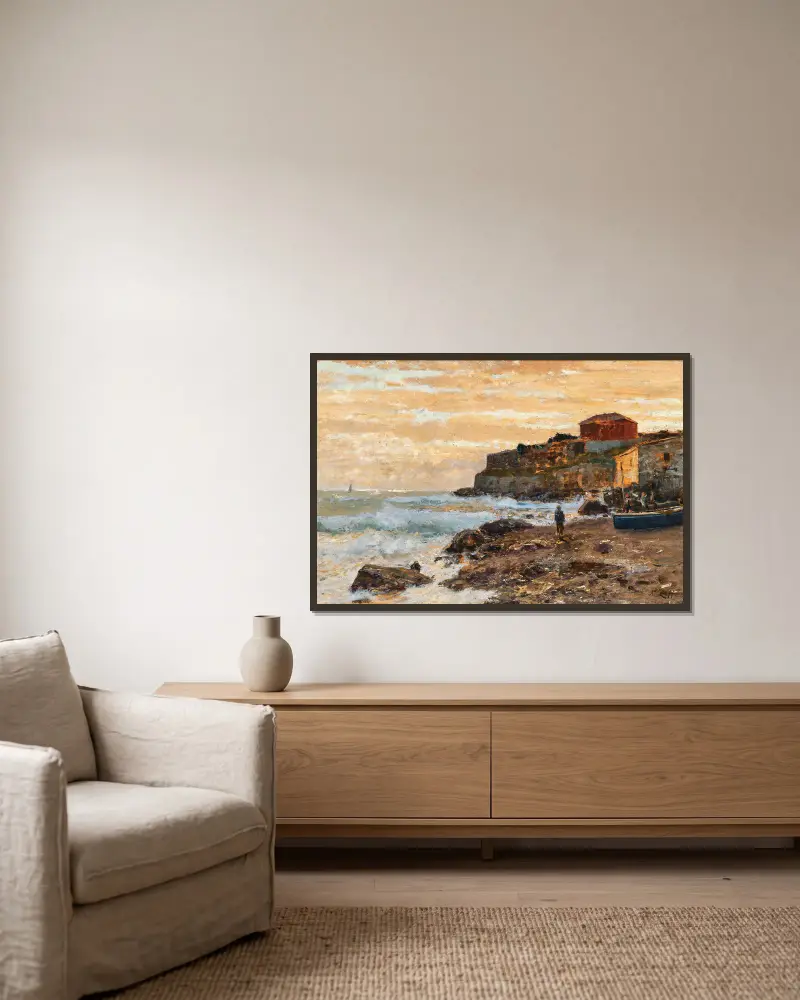 Ein Fischerboot am Strand bei Sonnenuntergang von Alfred Zoff gerahmt an einer Wand