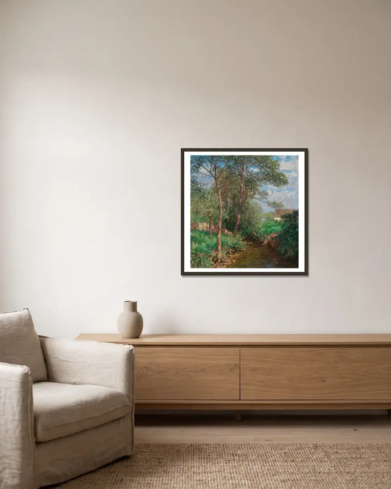Eine sonnige Landschaft mit Bach von Alfred Zoff gerahmt an einer Wand