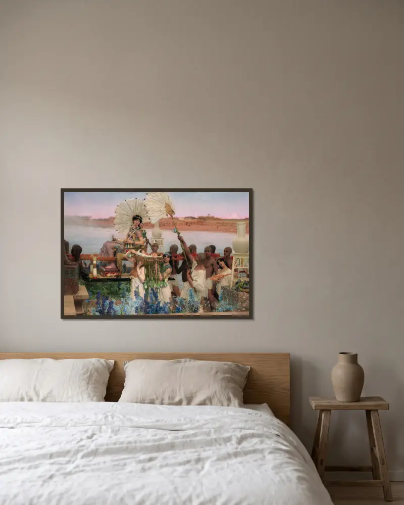 Moses fynd av Lawrence Alma-Tadema inramad på en vägg