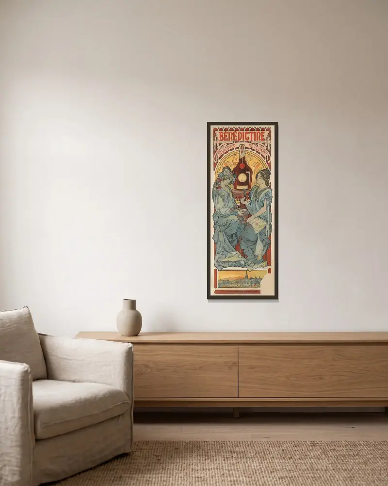 Bénédictine von Alphonse Mucha gerahmt an einer Wand