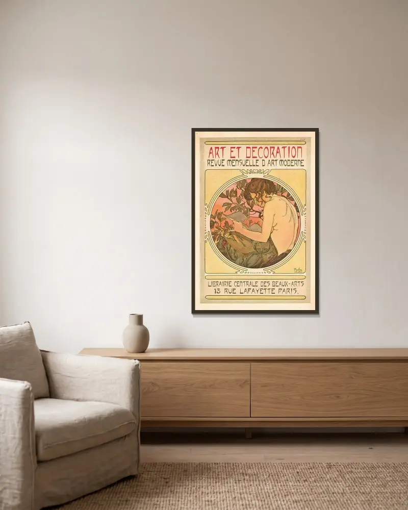 DOCUMENTS DÉCORATIVES av Alphonse Mucha inramad på en vägg