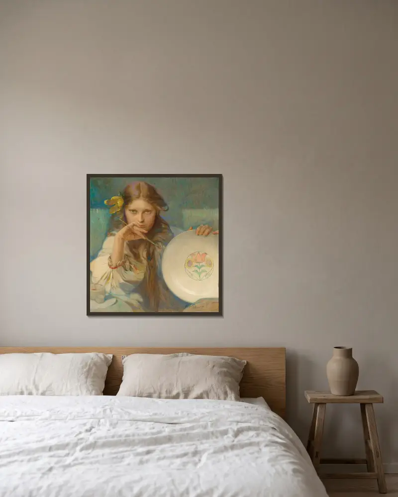Girl with a Plate with a Folk Motif av Alphonse Mucha inramad på en vägg