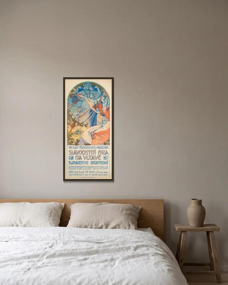 Poster for The Sokol Festival in Prague av Alphonse Mucha inramad på en vägg
