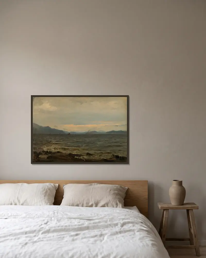 Grauwetter, Bømmelfjord von Amaldus Nielsen gerahmt an einer Wand