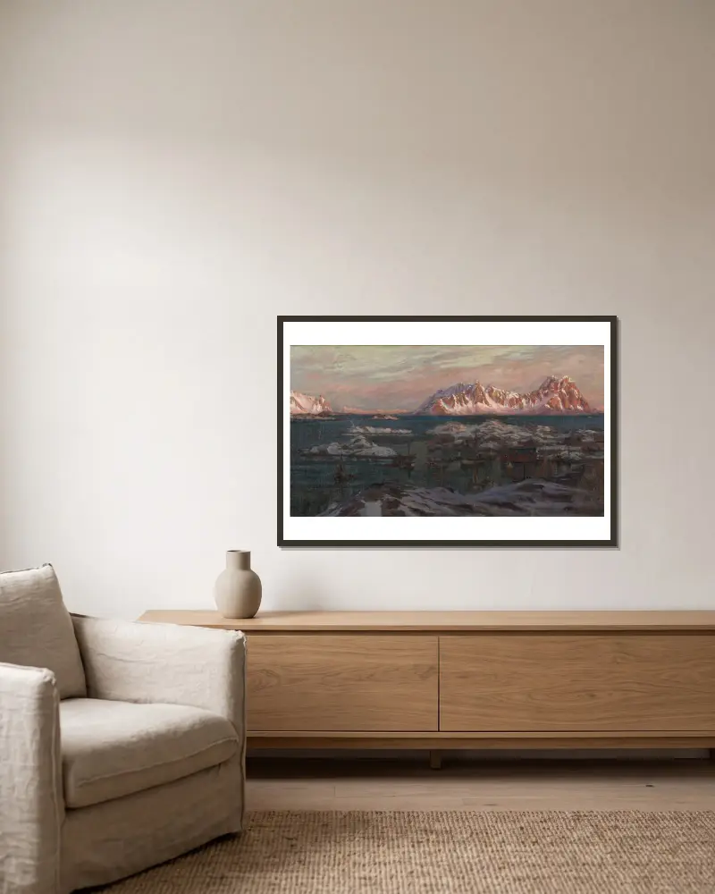 Fischerhafen mit sonnenbeschienenen Bergen. Studie aus Nordnorwegen von Anna Boberg gerahmt an einer Wand