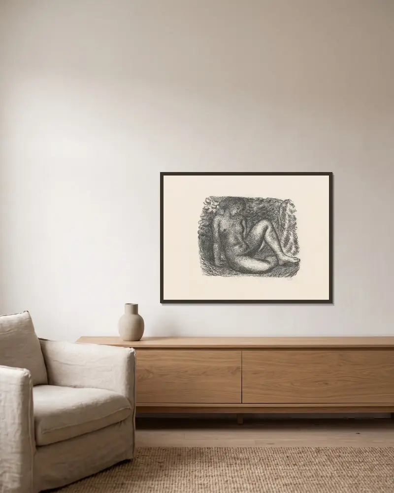 Femme nue assise sous des feuillages av Aristide Maillol inramad på en vägg
