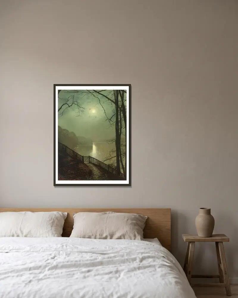 Månsken över sjön, Roundhay Park, Leeds av John Atkinson Grimshaw inramad på en vägg