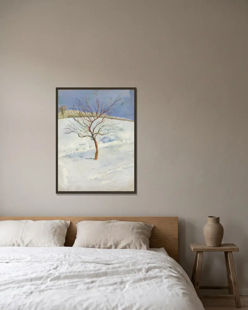 Baum in verschneiter Landschaft von August Macke gerahmt an einer Wand