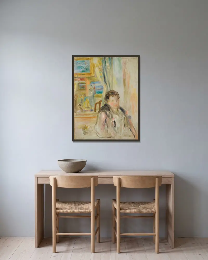 Frau im Interieur von Pierre-Auguste Renoir gerahmt an einer Wand