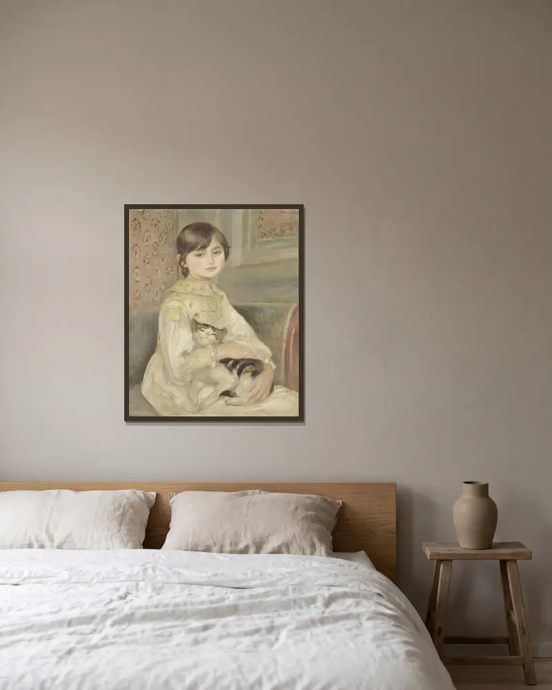 Julie Manet av Pierre-Auguste Renoir inramad på en vägg