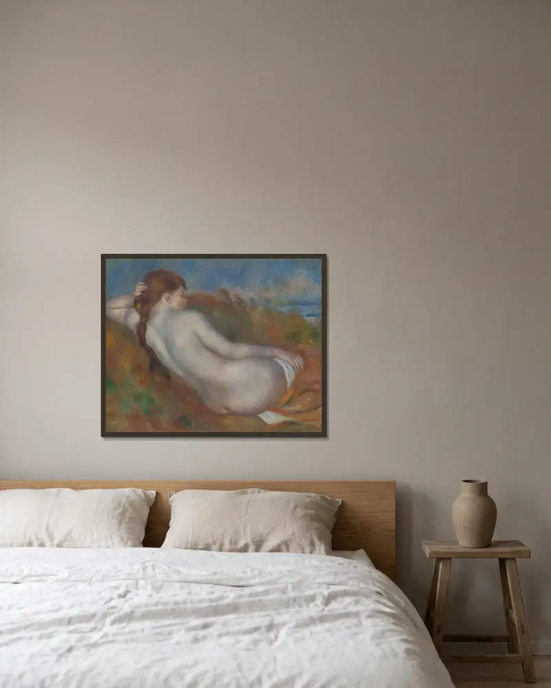 Liegender Akt von Pierre-Auguste Renoir gerahmt an einer Wand