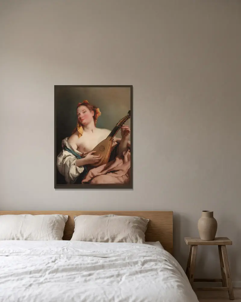 Kvinna med mandolin av Giovanni Battista Tiepolo inramad på en vägg
