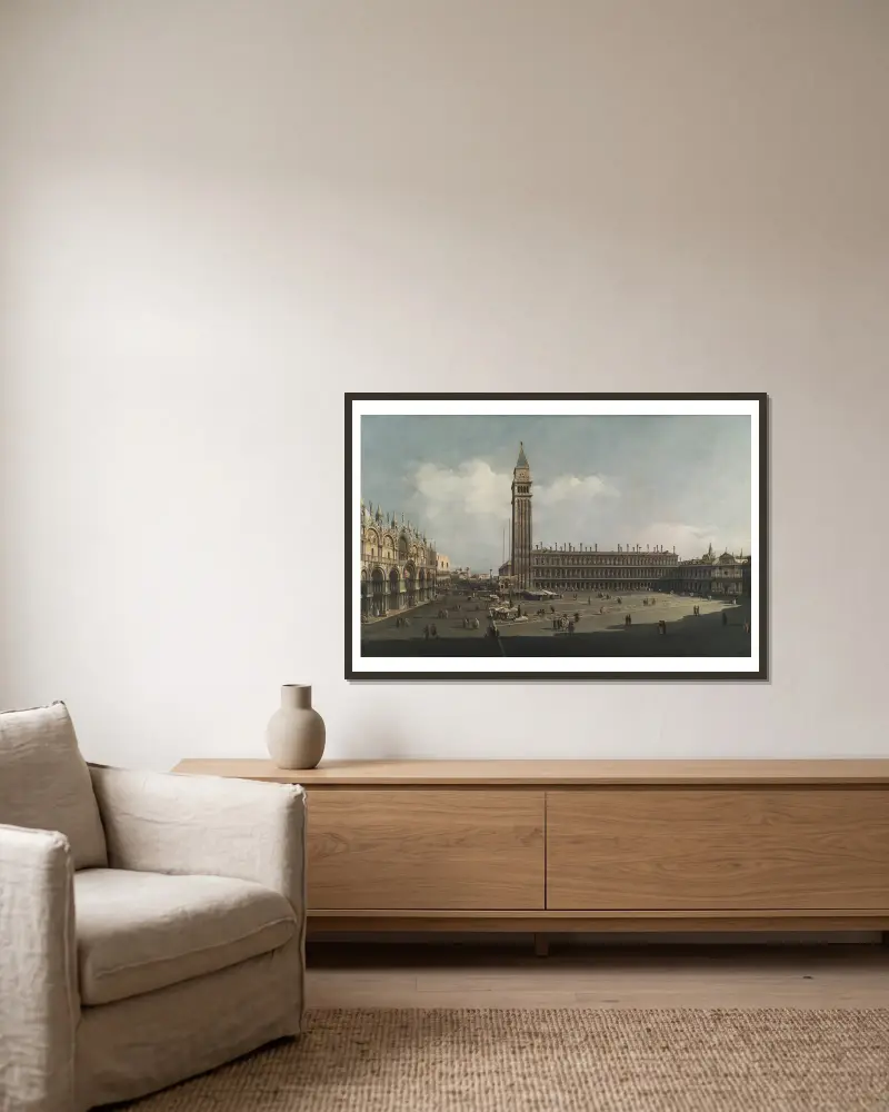 Piazza San Marco, Venedig von Bernardo Bellotto gerahmt an einer Wand