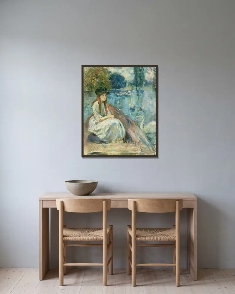 Jeanne Fourmanoir på sjön av Berthe Morisot inramad på en vägg