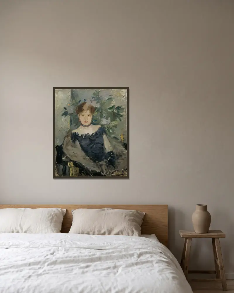 Le Corsage Noir av Berthe Morisot inramad på en vägg
