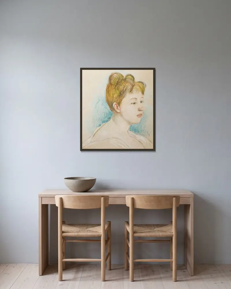 Miss P av Berthe Morisot inramad på en vägg