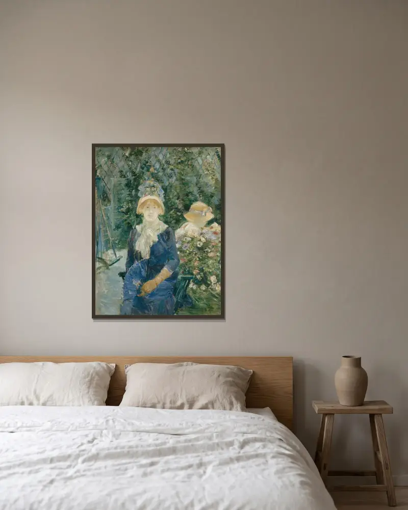 Kvinna i trädgård av Berthe Morisot inramad på en vägg