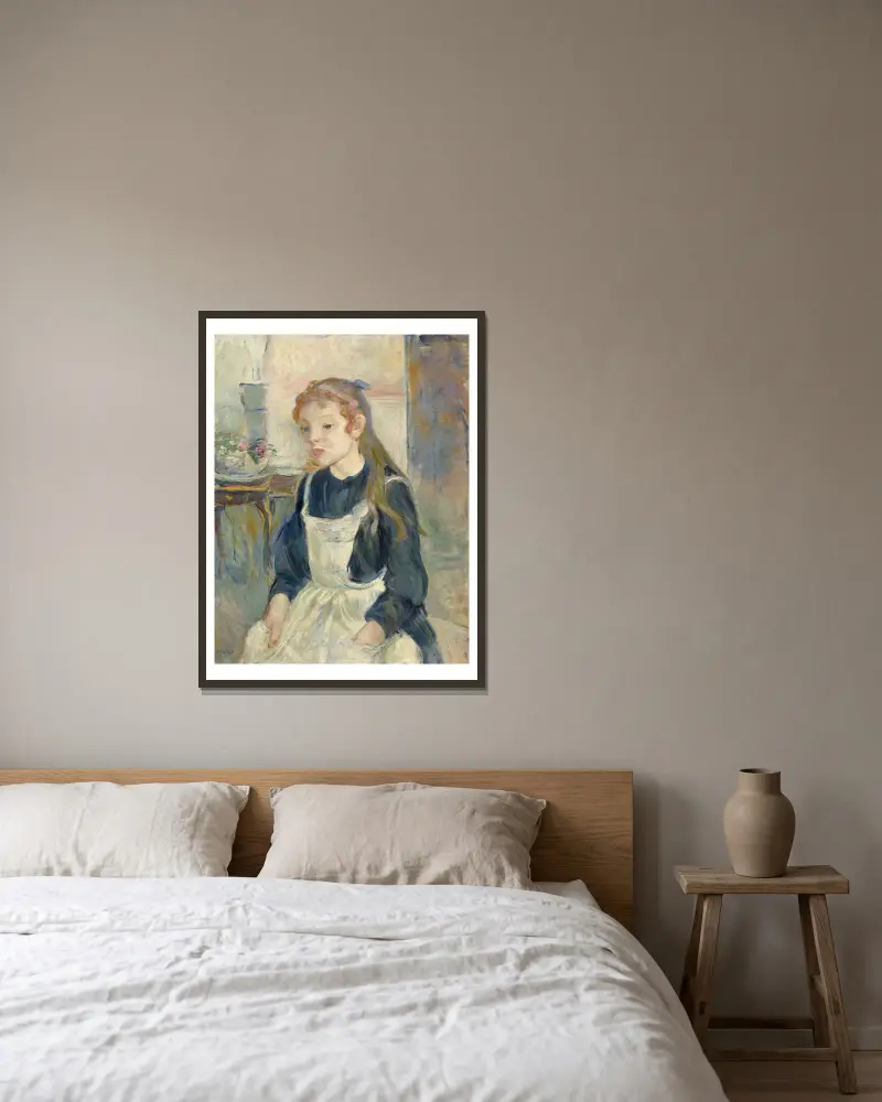 Ung flicka med förkläde av Berthe Morisot inramad på en vägg