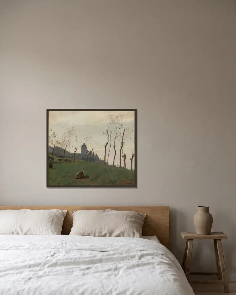 Le Tréport – En äng och kyrkan av Jean-Baptiste-Camille Corot inramad på en vägg