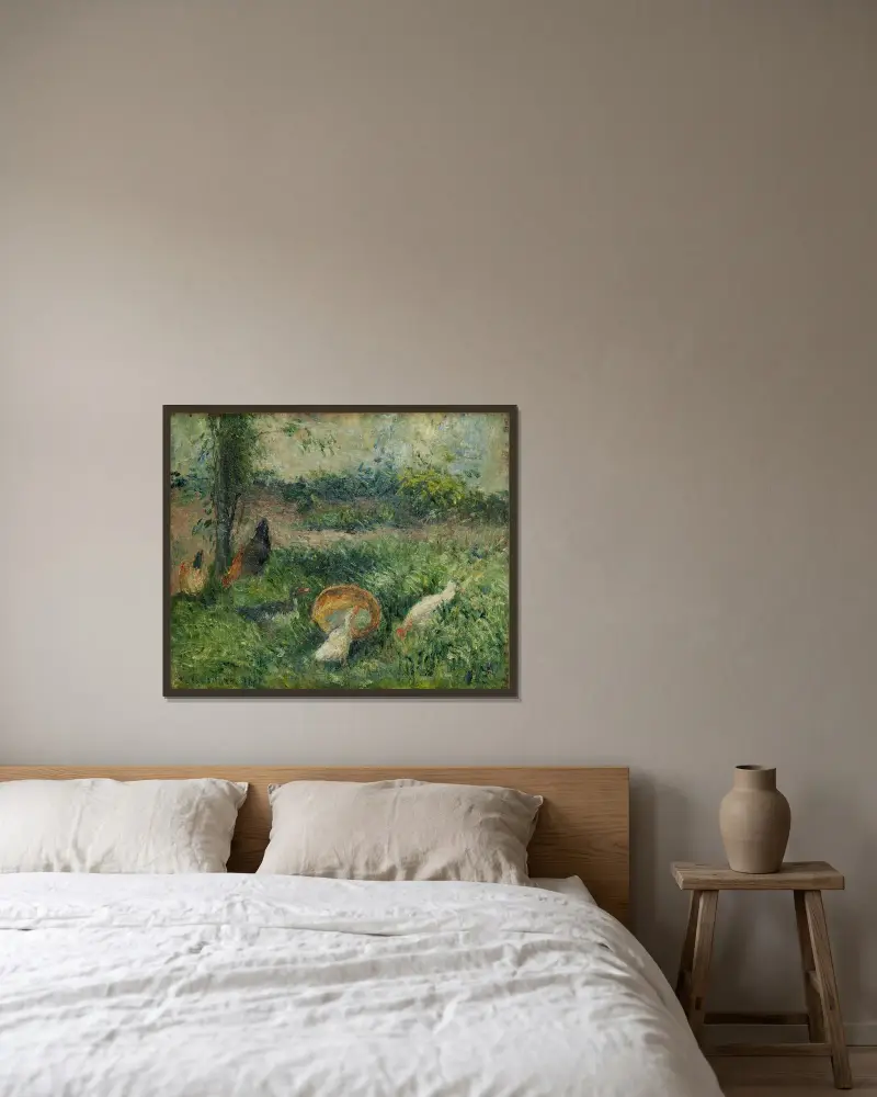 Hönsgård med hönor och ankor av Camille Pissarro inramad på en vägg