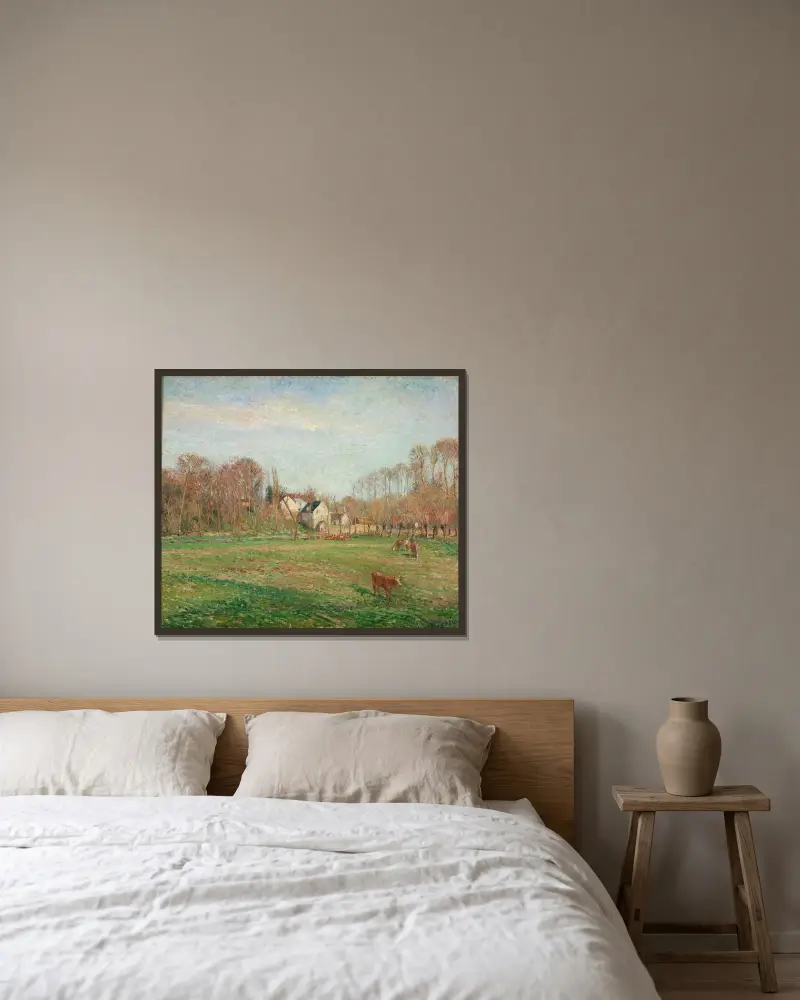 Fält och kvarn vid Osny av Camille Pissarro inramad på en vägg