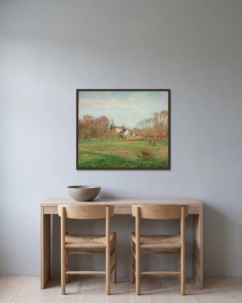 Fält och kvarn vid Osny av Camille Pissarro inramad på en vägg