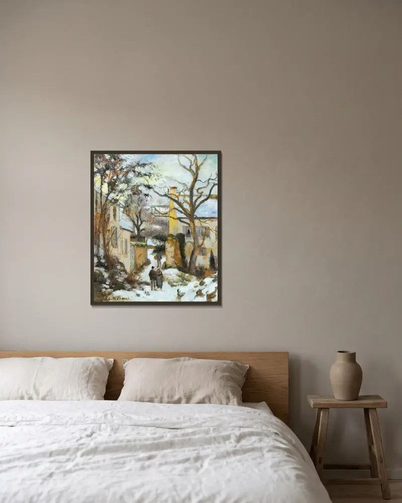 Rondest-huset under snön, Pontoise av Camille Pissarro inramad på en vägg