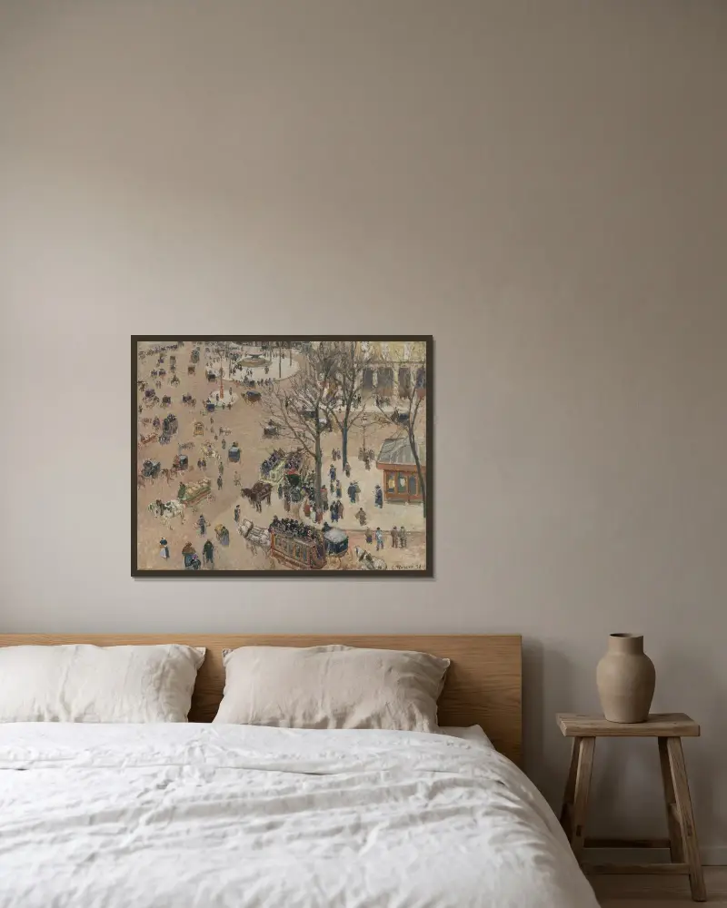 La Place du Théâtre Français von Camille Pissarro gerahmt an einer Wand
