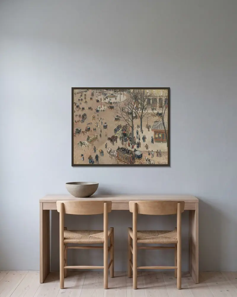 La Place du Théâtre Français von Camille Pissarro gerahmt an einer Wand