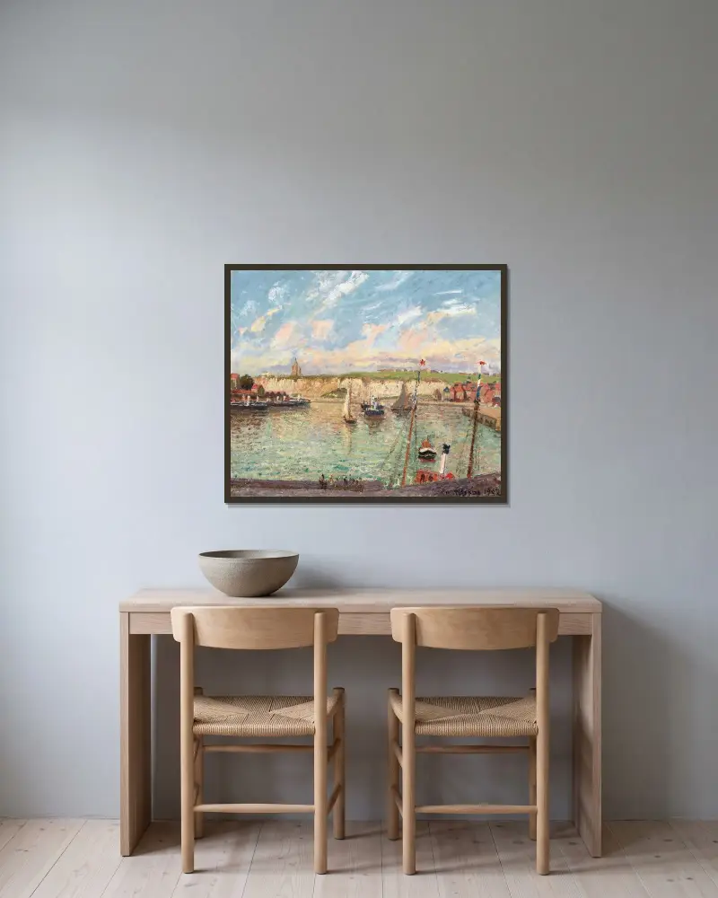 Förhamnen vid Dieppe, eftermiddag, klart väder av Camille Pissarro inramad på en vägg