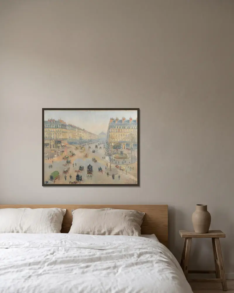 L'avenue de l'Opéra av Camille Pissarro inramad på en vägg