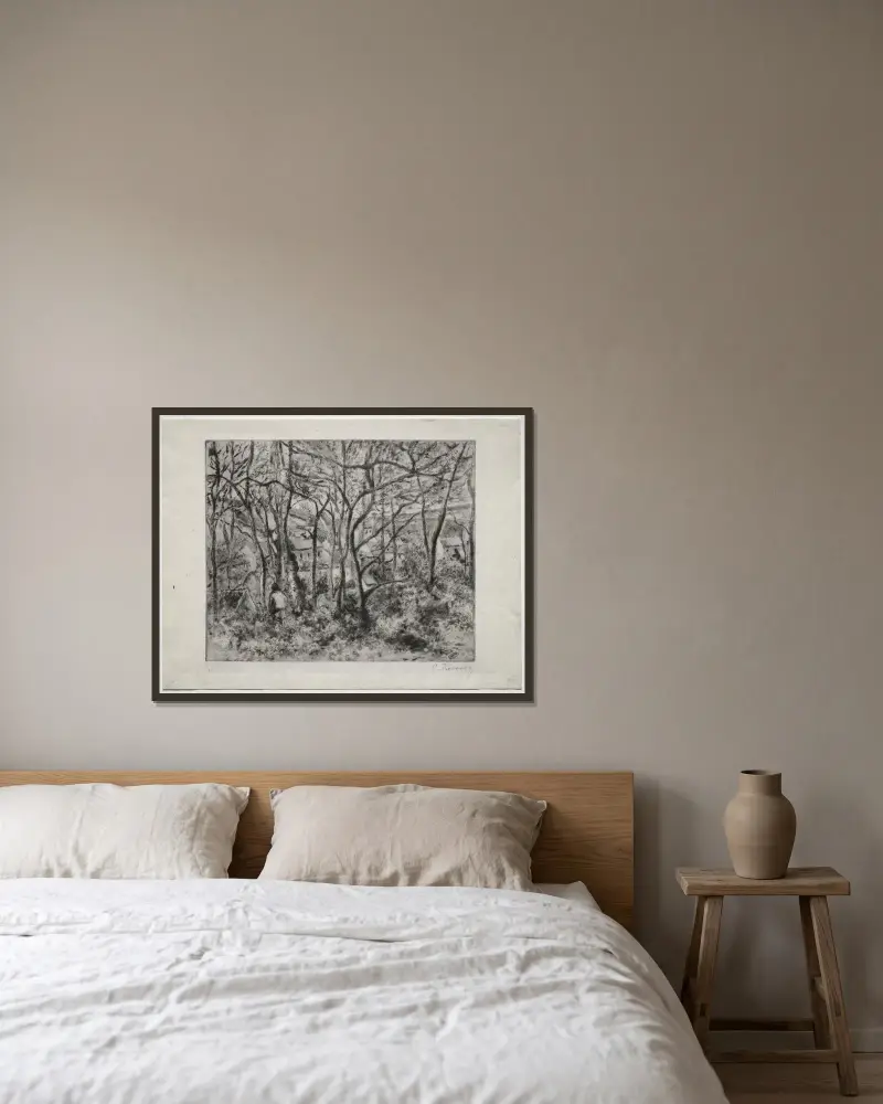 Skogslandskap vid L'Hermitage, Pontoise av Camille Pissarro inramad på en vägg
