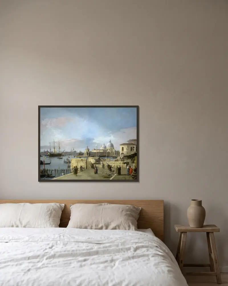 Ingången till Canal Grande från Molo, Venedig av Canaletto inramad på en vägg