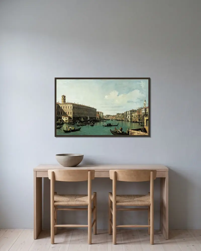 Canal Grande sett från Rialtobron av Canaletto inramad på en vägg