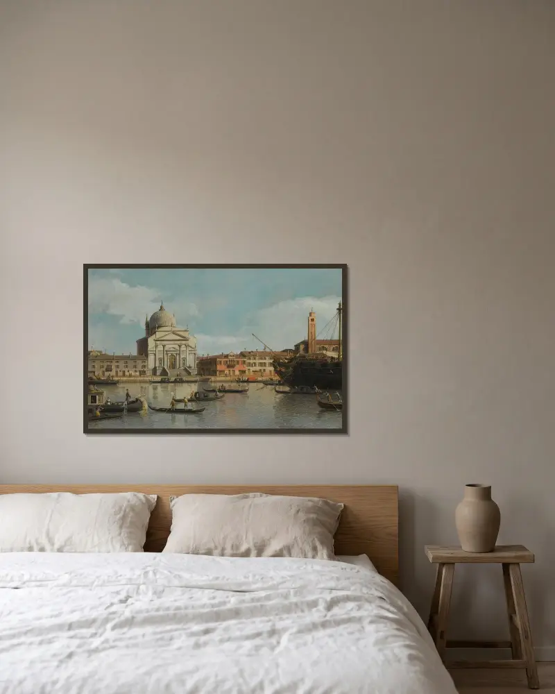Venedig, vy mot kyrkorna Redentore och San Giacomo, med ett förtöjt örlogsfartyg, gondoler och pråmar av Canaletto inramad på en vägg